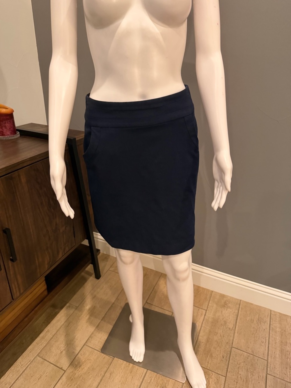 EUC Banana Republic Navy Skirt - size 0P